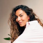 Marta Vives: «Me parece que es necesario que el lector se pueda sentir identificado con los personajes»