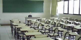 Los datos del abandono escolar en España: radiografía de una incertidumbre Un aula vacía