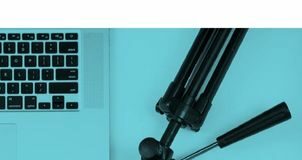 ‘Otro relato para el fixer. Guía para la profesionalización (y un modo de vida más digna)’ Portada Otro relato para el fixer