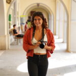 «Crec que el periodisme és una finestra al món o un reflex de la societat del qual ens alimentem constantment» Clàudia Mas. Foto: Àlex Verdejo.