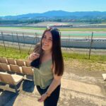 «Desde pequeña me fijé en los reporteros de MotoGP y les decía a mis padres que quería ser como ellos» Queralt Uceda en el Circuito de Montmeló.