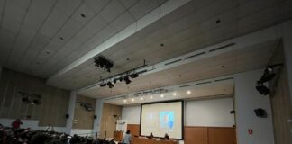 Què ha passat durant la XII Jornada de Viatges, Comunicació i Aventura? Aula Magna plena durant la jornada