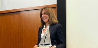 La periodista Ana Blanco recibe el Premio Ítaca 2024