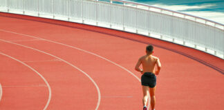 A què s’enfronten els joves esportistes que marxen de casa?