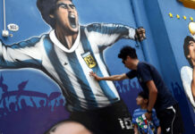 49 anys del debut de Maradona: el llegat d’un geni etern