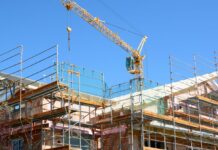 Independizarse en Barcelona: cuando decidir irse de casa se convierte en un juego de equilibrio imposible Imagen: Construcción de una vivienda